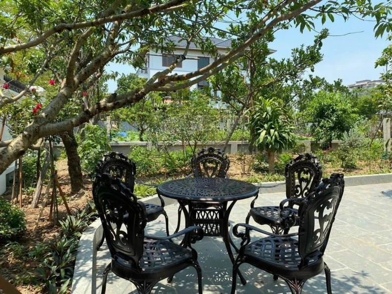 Bộ Bàn Ghế Ngoài Trời Sân Vườn