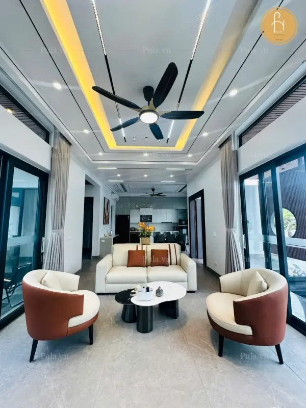 Phòng khách với bộ sofa bàn trà hiện đại