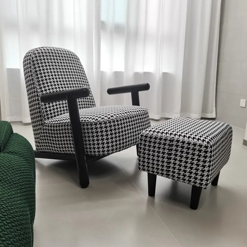 Ghế Armchair thư giãn hiện đại Bold giao tại nhà khách