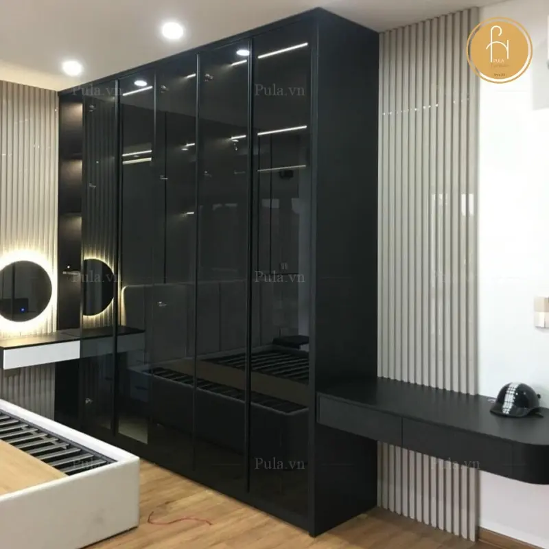 Tủ quần áo cánh kính tone đen siêu đẹp cho vợ chồng trẻ tại Royal City - Hà Nội