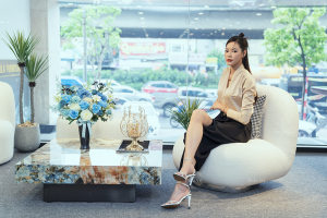 Bộ sofa cánh V32 tại showroom