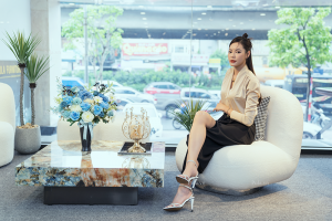 Bộ sofa văng V32 tại showroom