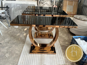 Bàn ăn chân sắt mạ PVD theo yêu cầu