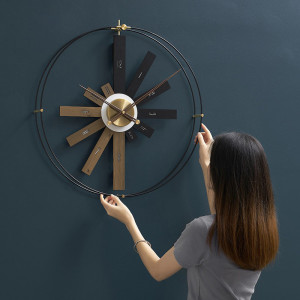 Đồng hồ treo tường phong cách Bắc Âu