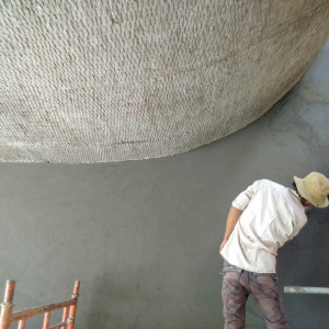 Có nhiều nguyên nhân khiến tường dễ bị bong tróc