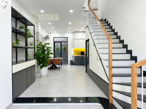 Tầng 1 với khu bếp và phòng ăn